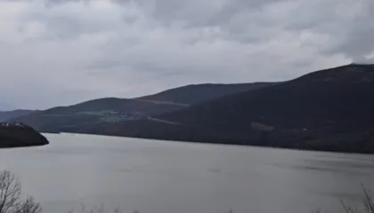 Rritje e shpejtë e nivelit të ujit në Liqenin e Kukësit, parashikohet arritja e kuotës maksimale brenda dy ditëve