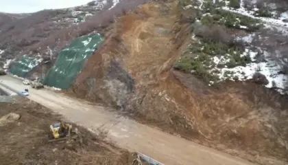 Rruga Qukës–Qafë Plloçë rikthehet në qarkullim për disa mjete