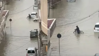 Rrugë të kthyera në lumenj, Berisha publikon pamjet: Durrësi i Betonit apo Gjushit dhe Ramaduros?!