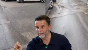 Rrugë të shkatërruara në kryeqytet, Braçe ‘ngre zërin’ dhe publikon videon: Gropat do bëhet më të mëdha, s’kanë ardhur as për t’i parë