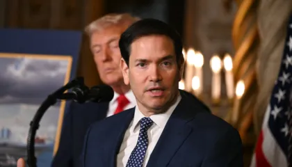 Rubio takim me zyrtarët danezë javën e ardhshme, Sekretari i Shtetit shmangu komentin mbi mundësinë e ndërhyrjes ushtarake në Groenlandë