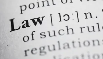 SafeJournalists: Ndryshimet në Kodin Penal të Shqipërisë duhet të forcohen për të siguruar dekriminalizimin e plotë të shpifjes