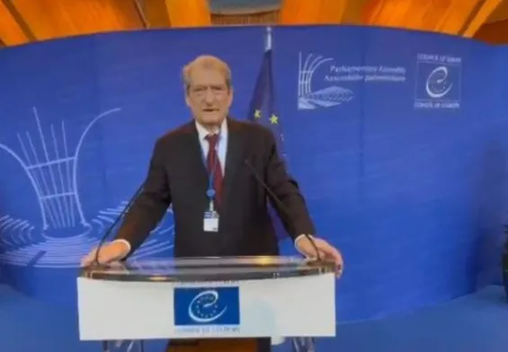 Sali Berisha shkon privatisht në Strasburg dhe i zë vendin Albana Vokshit në Asamblenë e KiE (DOKUMENTI)
