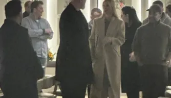 Sazani si haraç diplomatik