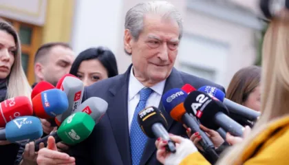 “Sazanin ia ofrova dhe unë Berlusconit”, Berisha: E bëri Fatos Nano para meje, kurse Rama e bëri për influencë politike