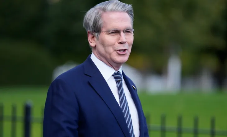 Sekretari amerikan i Thesarit: Evropa është e dobët, Trump nuk do të tërhiqet për Groenlandën