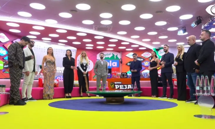 Selin nuk i ruan vendin Mirit, Kristi ulet pranë saj dhe e puth