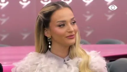 Selin rrëfen sekretin e familjes: Babi ka bërë një gabim…