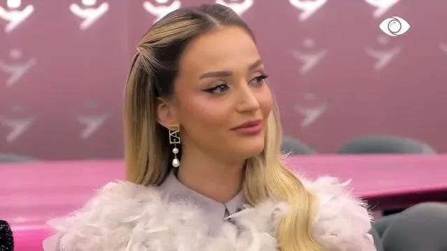 Selin rrëfen sekretin e familjes: Babi ka bërë një gabim…