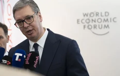 Serbia po armatoset me shpejtësi, Vuçiç: Bota po shkon në një drejtim të çmendur