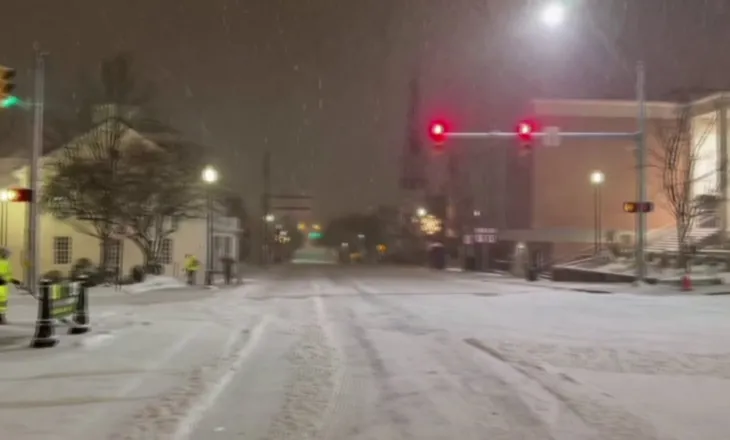 SHBA në “epokën e akullnajave”/ 11 të vdekur nga stuhitë e acarit, preket më shumë se gjysma e popullsisë