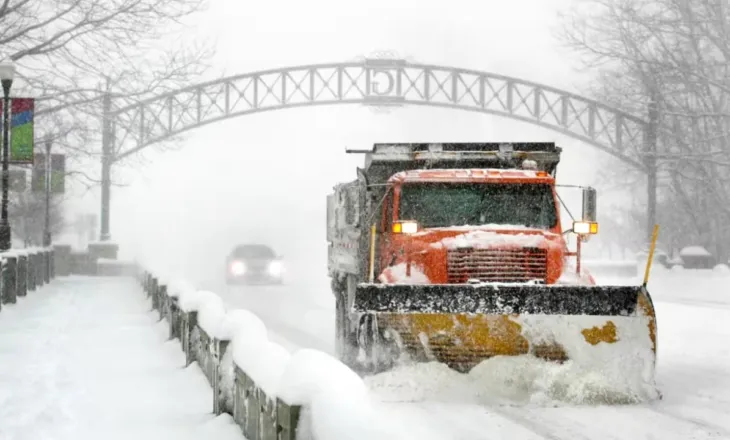 SHBA pret stuhinë e akullit, më shumë se 160 milionë banorë do të preken nga moti ekstrem këtë fundjavë