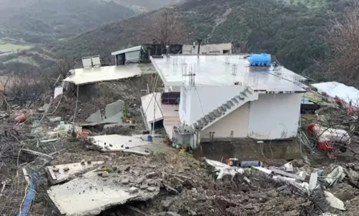 Shembet shtëpia e të moshuarit në Vlorë: Muri rrezikonte të na zinte poshtë. Nuk kemi ku të strehohemi