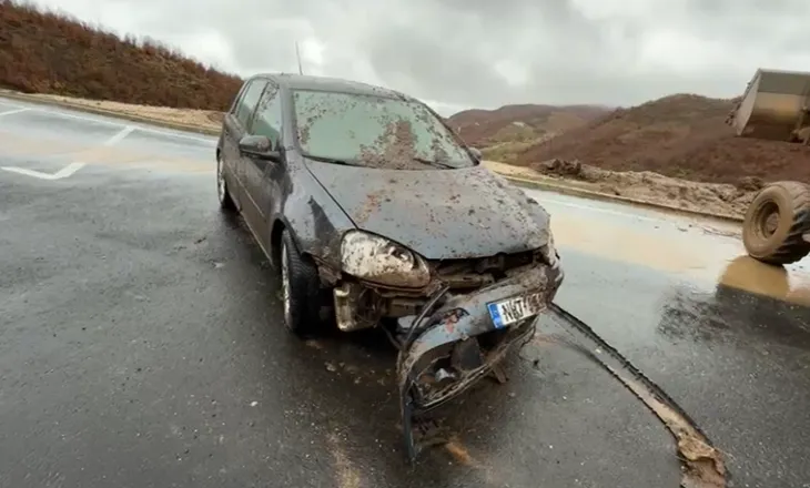 Shembje në rrugën 260 mln euro të Ballukut, gurët godasin makinën në aksin Qukës-Qafë Plloçë