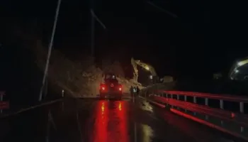 Shembjet në aksin Qafë Plloçë-Qukës, mbyllet përkohësisht ky segment, mjetet orientohen drejt rrugës së vjetër