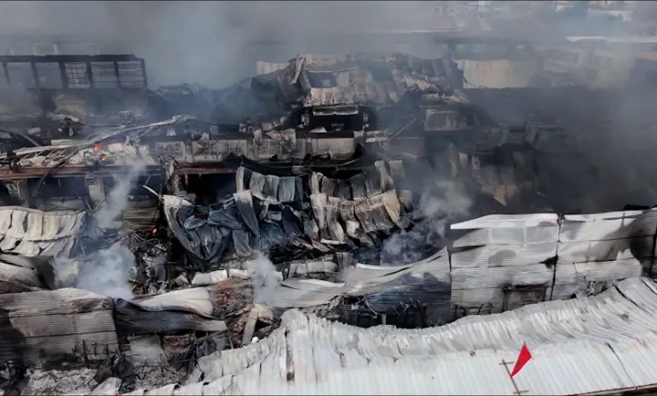 Sherr mes tregtarit dhe përgjegjësit të tregut pas zjarrit te “5 Maji”, ndërhyn Policia