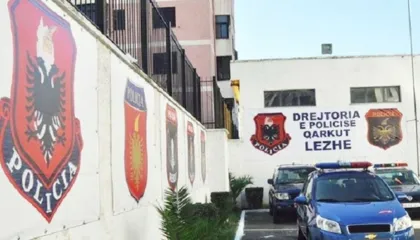 Sherri me dy të plagosur në një lokal në Lezhë, lihet i lirë vëllai i ish deputetit, djali në kërkim