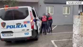 Sherri me shkopinj dhe me thika në Sarandë, reagon policia: Dy të arrestuar, një në kërkim
