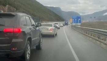 Shi, dëborë, trafik e aksidente-si paraqitet situata nga moti në vend