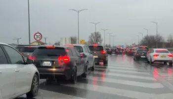 Shi dhe fluks automjetesh, trafik i rënduar në superstradën Milot-Lezhë