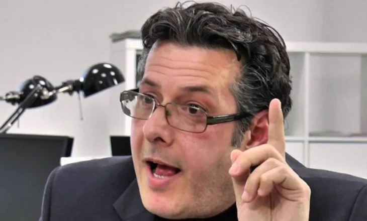 “Shigjeton” Salianjin, Paloka: Burg kam bërë edhe unë, por s’e përdor si “flamur”