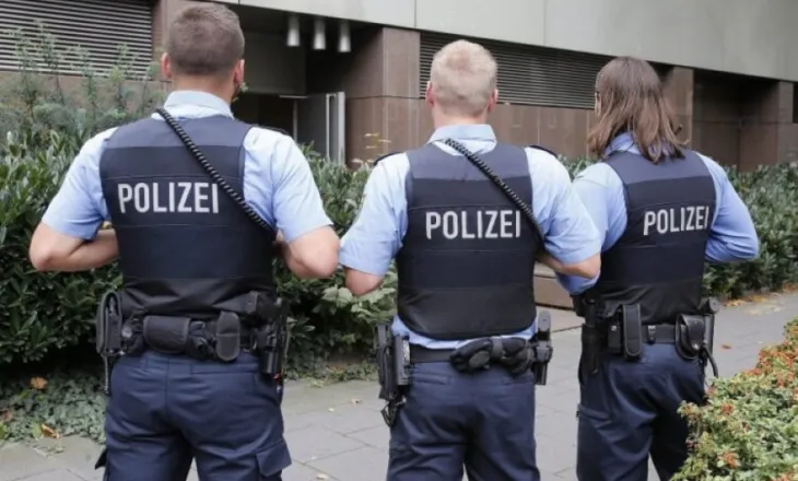 Shitësi i kokainës humbi telefonin e punës, ‘bosi’ shqiptar i pret gishtat e këmbës