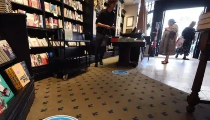 Shitje rekord e biblave në Britani, të rinjtë po i drejtohen kishave