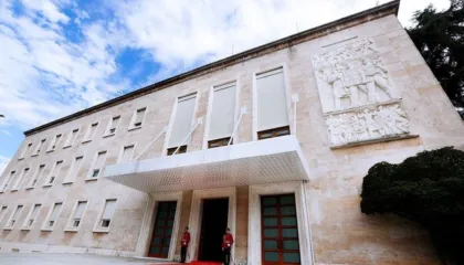 Shkarkohet drejtori i Doganave, qeveria e emëron zëvendësministër