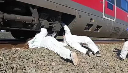 Shkon në 42 numri i viktimave nga përplasja e dy trenave në Spanjë, një tjetër trup i pajetë gjendet nën rrënoja