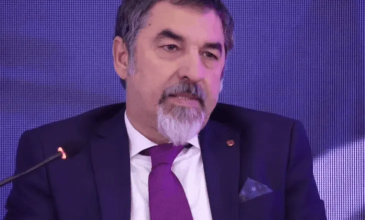 “Shkrihet” kadastra e Vlorës, punonjësit në protestë! Reagon drejtuesi politik i PS-së Bledi Çuçi