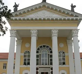 Shkrimtarët i drejtohen ministrisë me peticion për anulimin e Çmimeve Kombëtare 2024 dhe pezullimin e “Poetit Laureat”