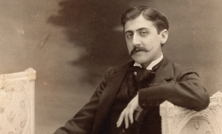 Shkrimtari që u izolua me vetëdëshirë brenda një dhome