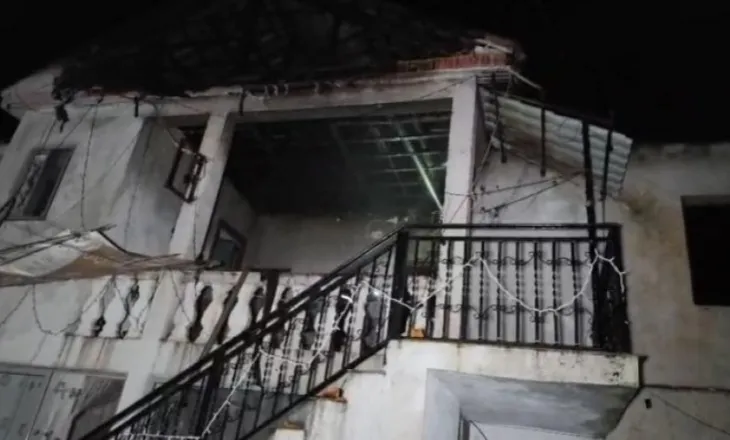 Shkrumbohet banesa, 11 pjesëtarë të familjes Musta në Klos në qiell të hapur, kryefamiljari në lot