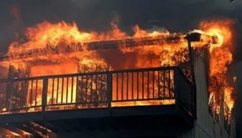 Shkrumbohet nga flakët banesa, 4 anëtarë mbeten në qiell të hapur, dyshohet shkak…