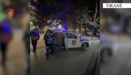 ‘Shpërbërja’ e grupit kriminal që shiste armë në Tiranë, vihet në pranga pas një muaji një nga anëtarët në kërkim