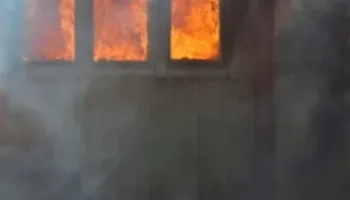 Shpërthen në flakë  një banesë në Gjirokastër, detajet e para