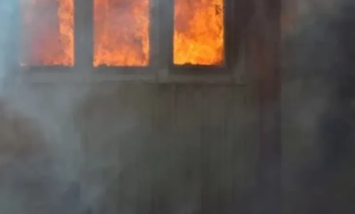 Shpërthen në flakë  një banesë në Gjirokastër, detajet e para