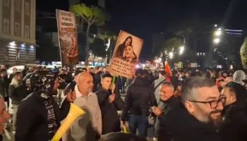 “Shqipëria Bëhet” mblidhet para Kryeministrisë për protestën e rradhës: Edi Rama frikacak! Jep dorëheqje