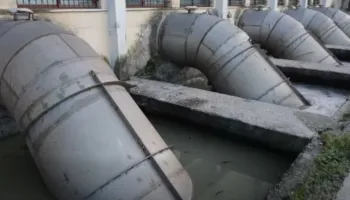 Shqipëria nën pushtetin e ujit/ Rama ndan pamjet nga Darëzeza: Hidrovorët kanë qenë në punë pa ndërprerje