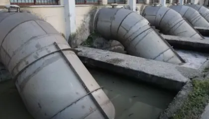 Shqipëria nën pushtetin e ujit/ Rama ndan pamjet nga Darëzeza: Hidrovorët kanë qenë në punë pa ndërprerje