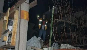 Shqipëria nën ujë, bllokime rrugësh në Elbasan, mungon energjia në Gjirokastër