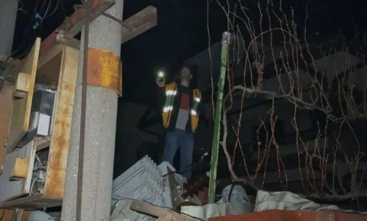 Shqipëria nën ujë, bllokime rrugësh në Elbasan, mungon energjia në Gjirokastër