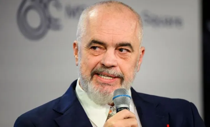 SHQIPERIA ZYRTARISHT NE BORDIN E PAQES