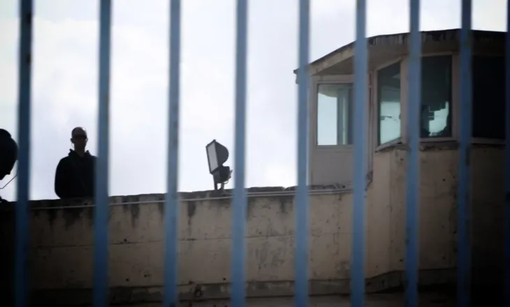 Shqiptari nga Gjirokastra plagoset me thikë në burgun grek (Emri)