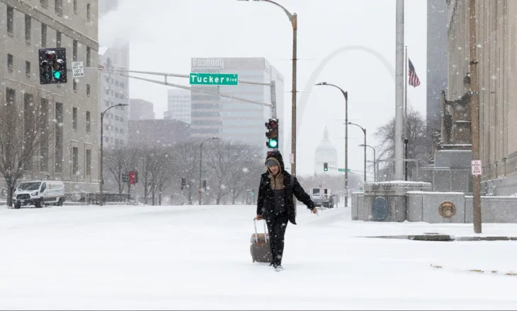 Shtatë viktima nga stuhia në SHBA, 180 mln amerikanë të prekur nga kushtet e motit të keq