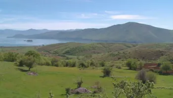 Shtohet toka djerrë, Shqipëria blen më shumë drithë nga jashtë. Kryeson Serbia
