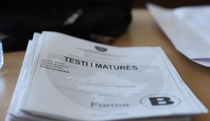 Shumica gabojnë/ Test i maturës apo testi i maturës, dëftesë shkollore apo dëftesa shkollore… ja si duhet të shkruhen