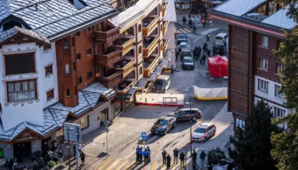 Si lokali u kthye në kurth vdekjeje në Zvicër/ Fishekzjarrë brenda, temperatura qindra gradë