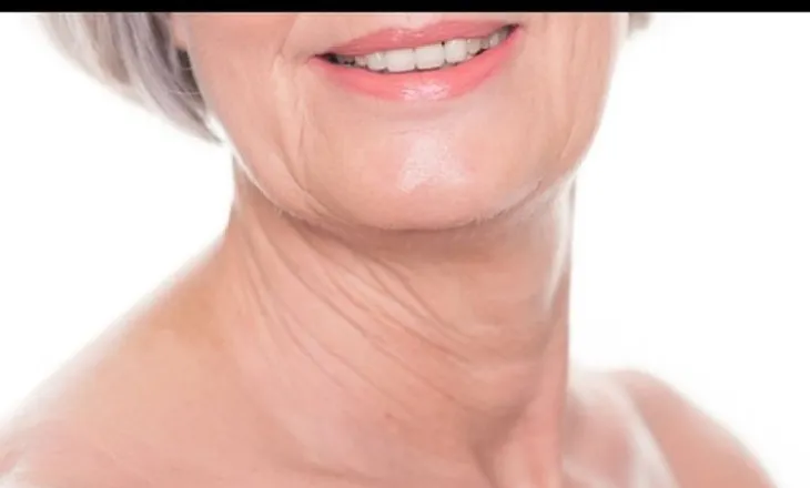 Si mund t’i shmangni vijat e qafës që ju rrisin shumë në moshë