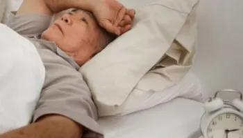 Si stresi para kirurgjisë rrit dhimbjen dhe zgjat shërimin